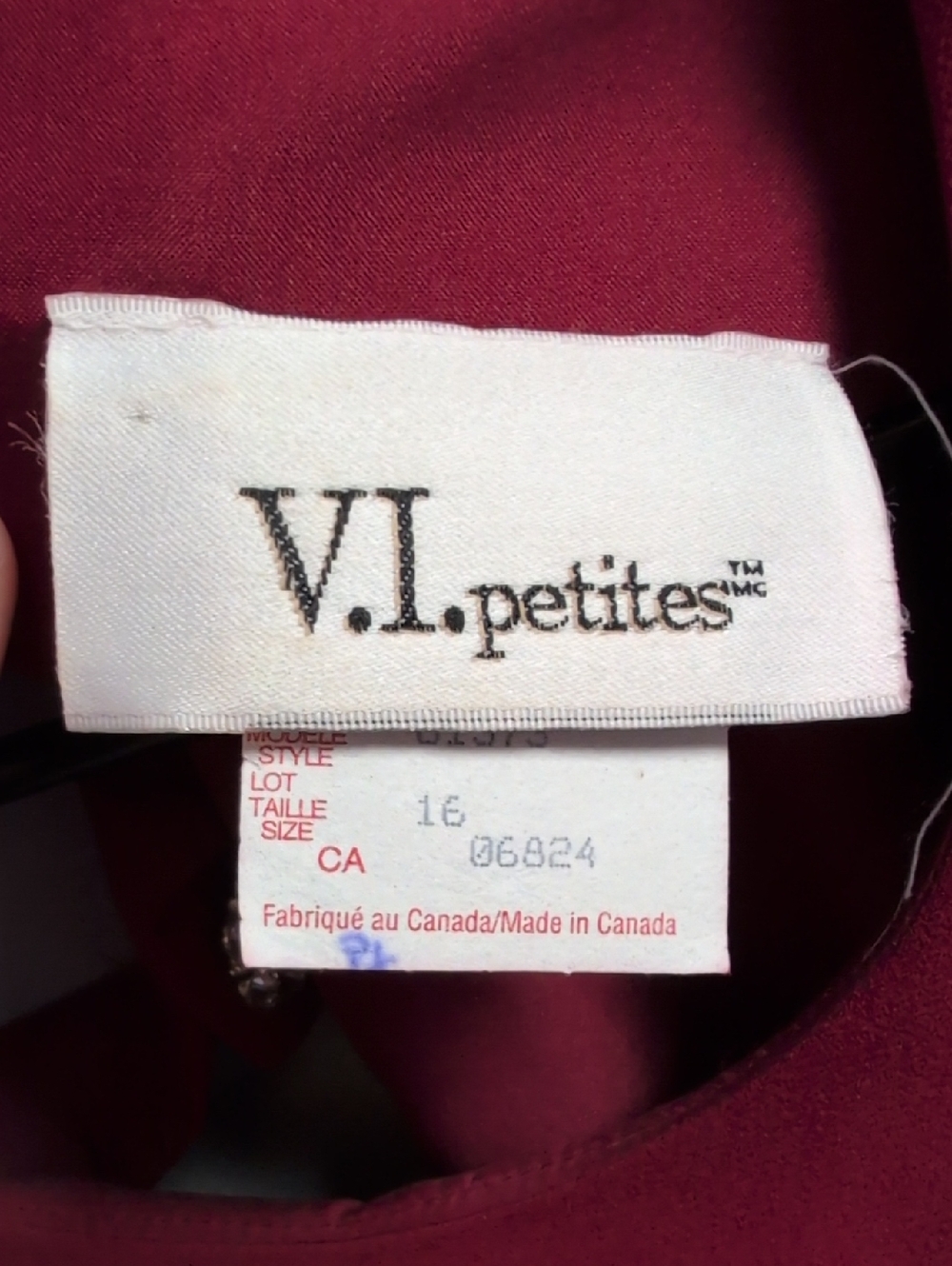 V.I Petites Red Dress With Rhinestone Button Decal, Zip Up With Shoulder Pads 16 - Picture 2 of 8